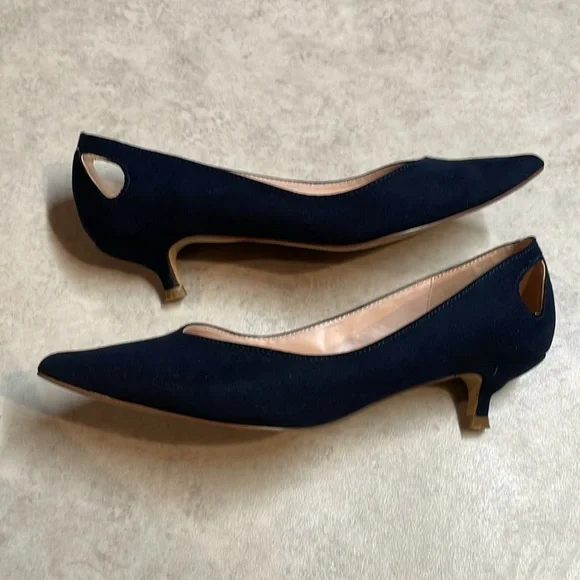 Journee Collection woman’s navy blue micro suede heels. Size 7.5. - Picture 10 of 11